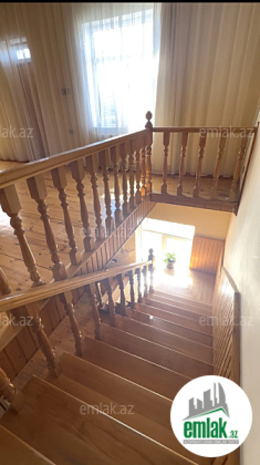 Satılır 5 otaqlı həyət evi 200 m²