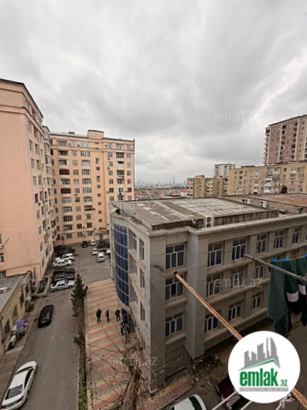 Satılır 2 otaqlı köhnə tikili 50 m²