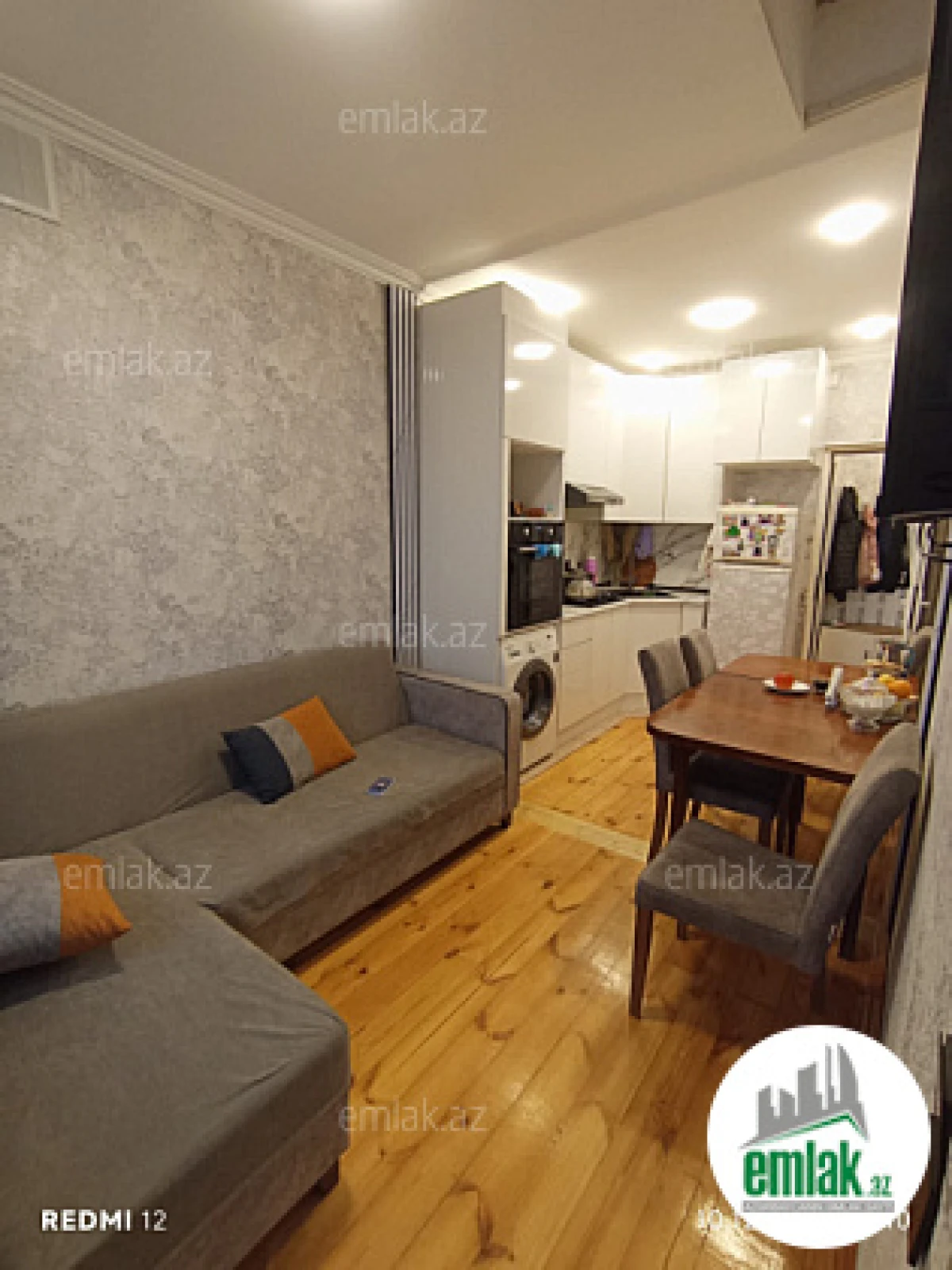 Satılır 2 otaqlı köhnə tikili 50 m²