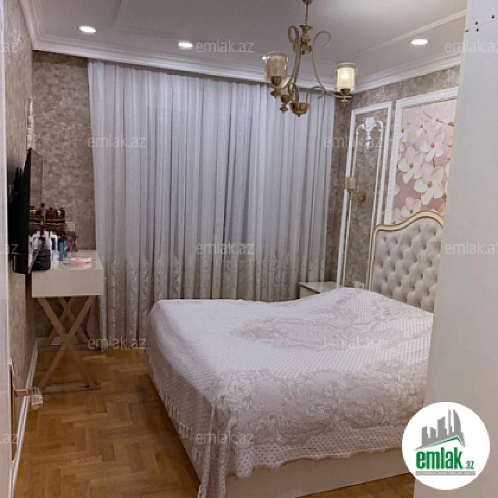 Satılır 3 otaqlı köhnə tikili 100 m²