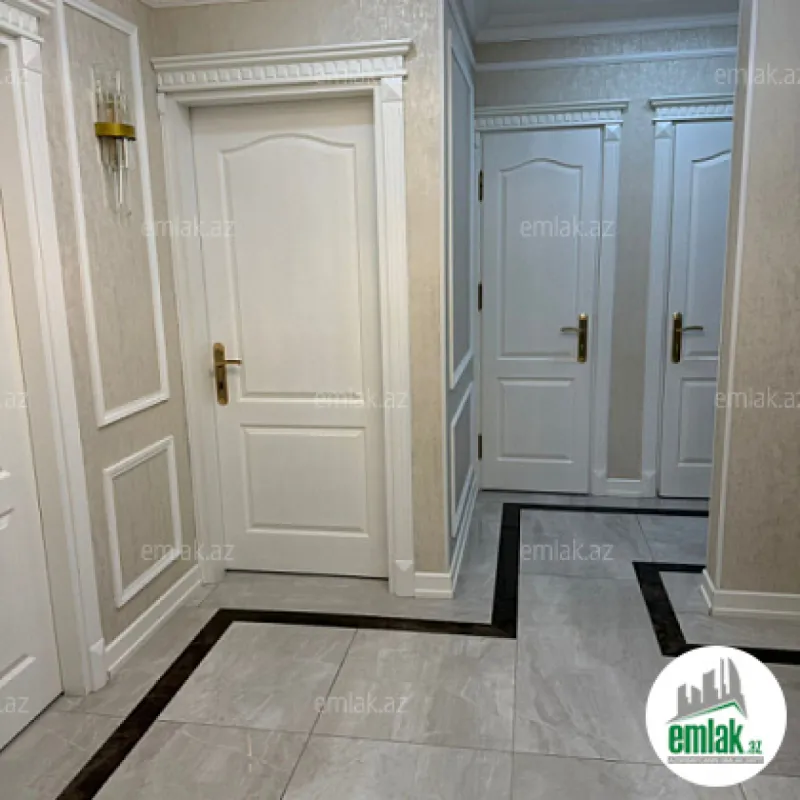 Satılır 3 otaqlı köhnə tikili 100 m²