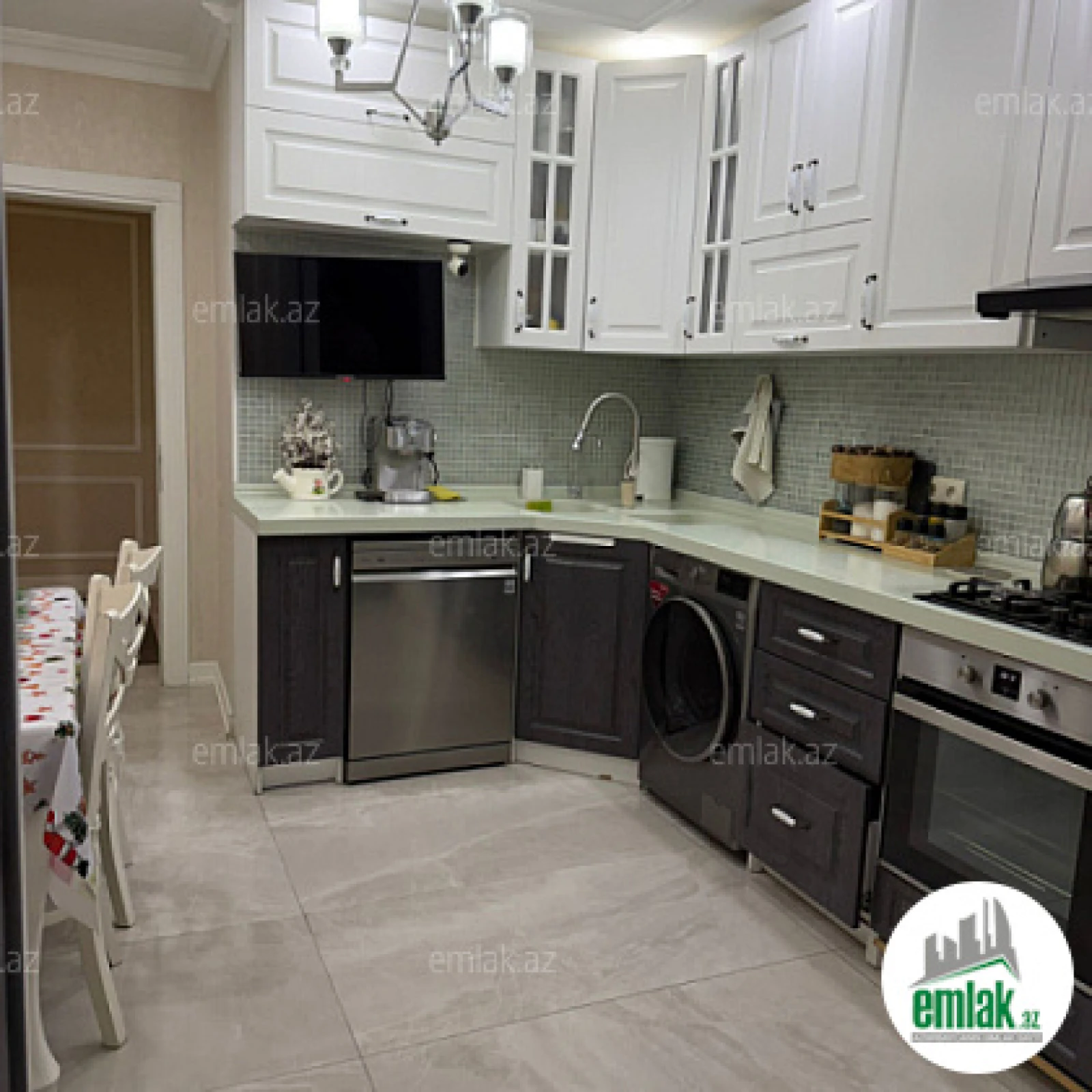 Satılır 3 otaqlı köhnə tikili 100 m²