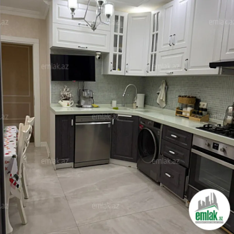 Satılır 3 otaqlı köhnə tikili 100 m²