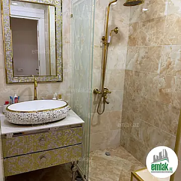 Satılır 3 otaqlı köhnə tikili 100 m²