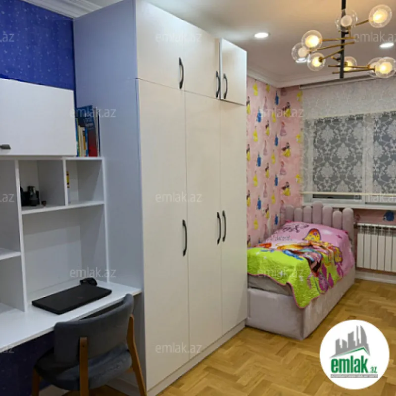 Satılır 3 otaqlı köhnə tikili 100 m²