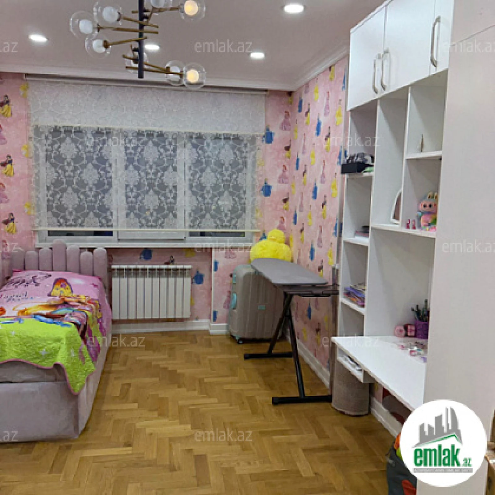 Satılır 3 otaqlı köhnə tikili 100 m²