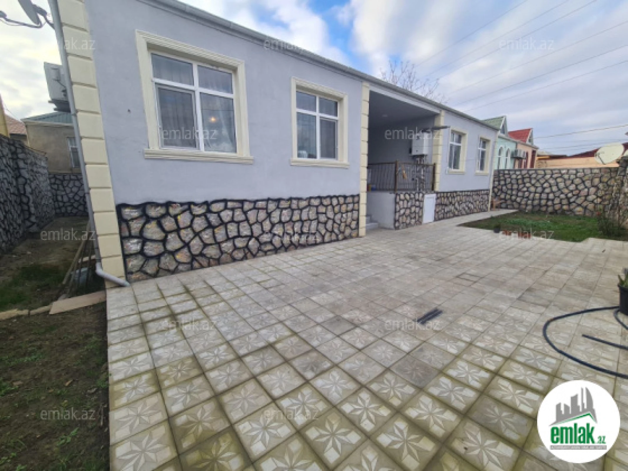 Satılır 4 otaqlı həyət evi 130 m²