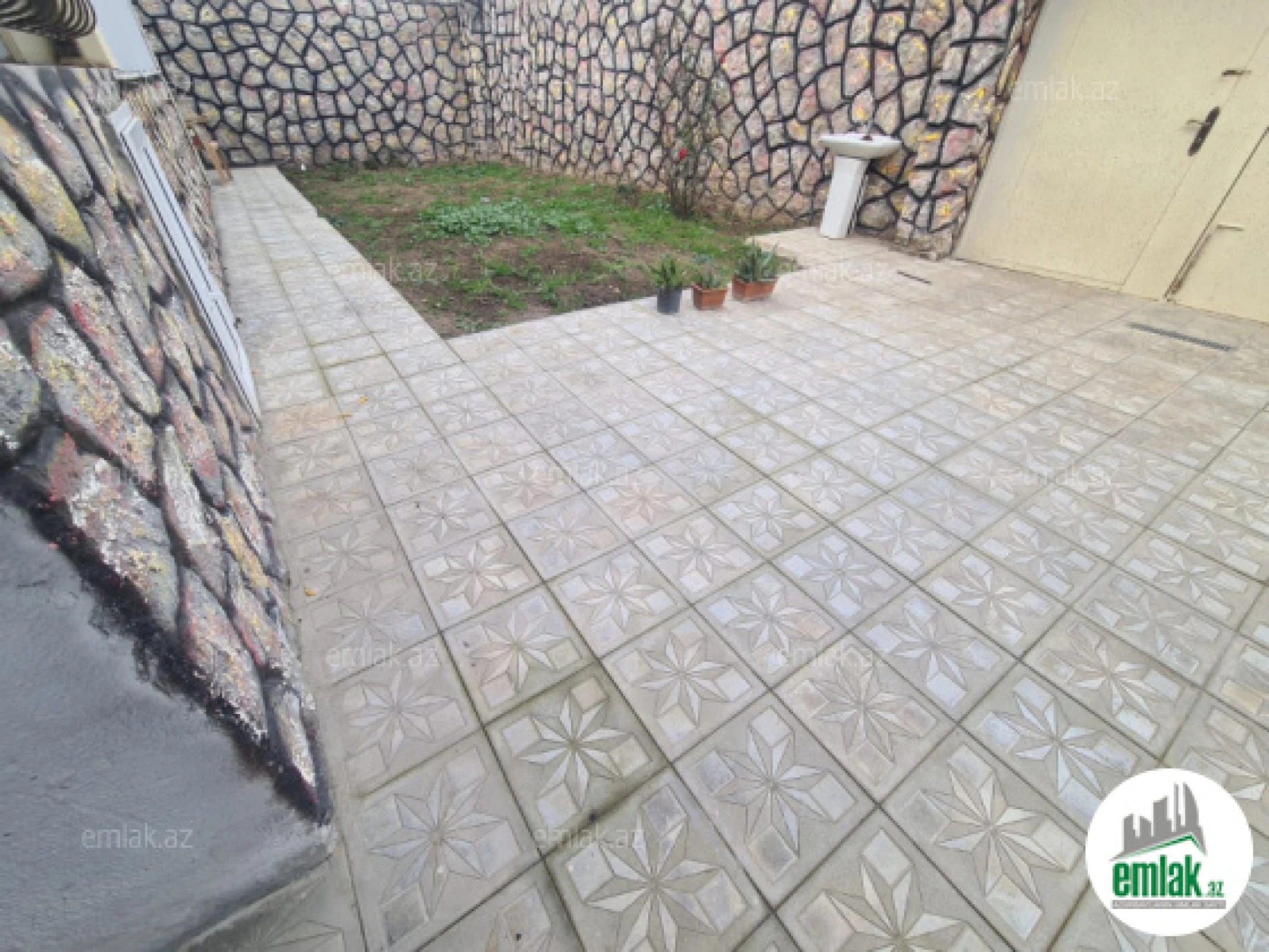 Satılır 4 otaqlı həyət evi 130 m²