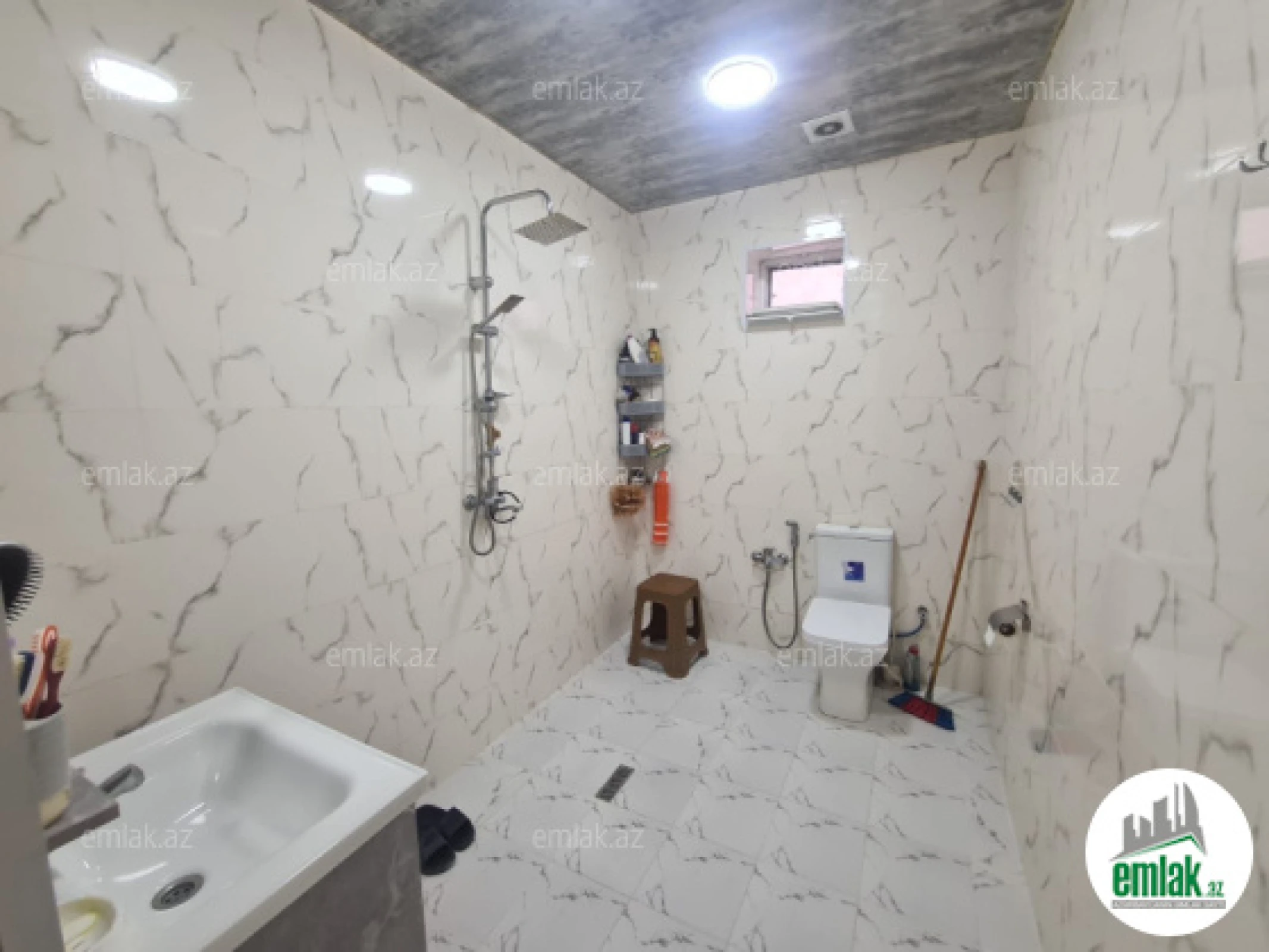 Satılır 4 otaqlı həyət evi 130 m²