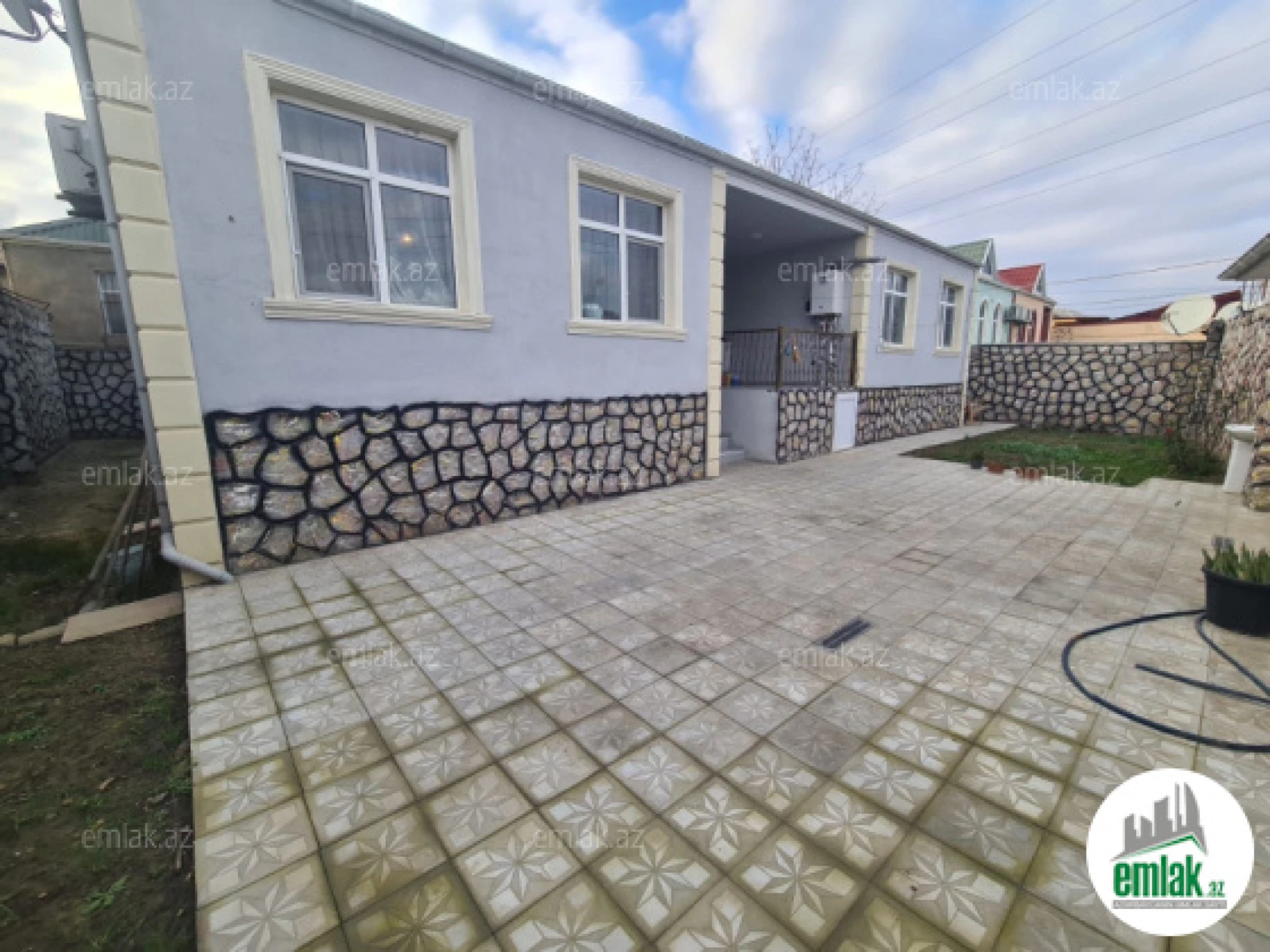 Satılır 4 otaqlı həyət evi 130 m²