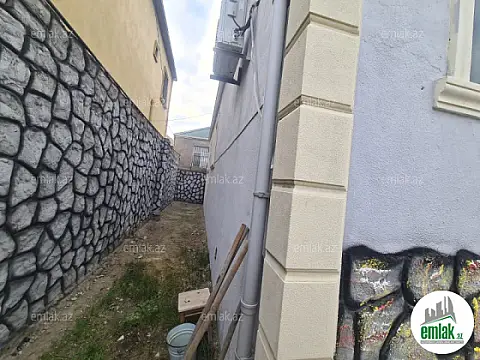 Satılır 4 otaqlı həyət evi 130 m²