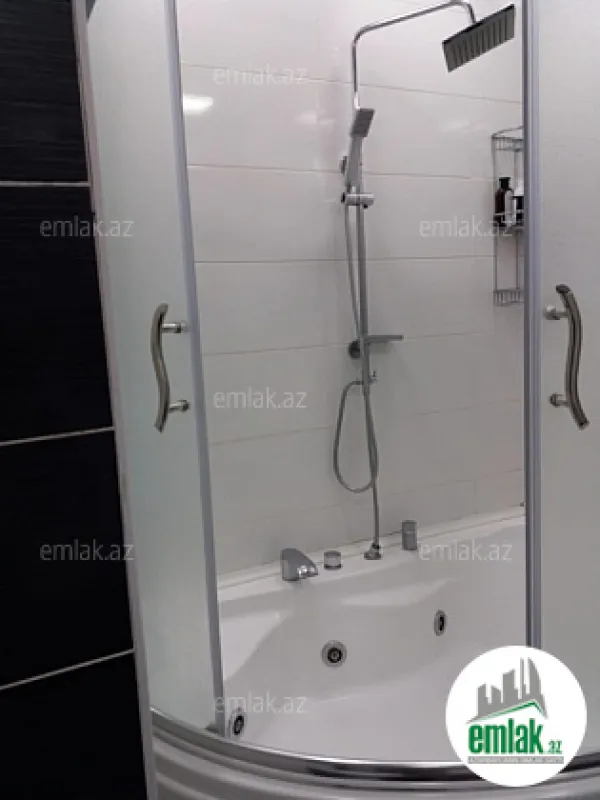 Satılır 3 otaqlı yeni tikili 125 m²