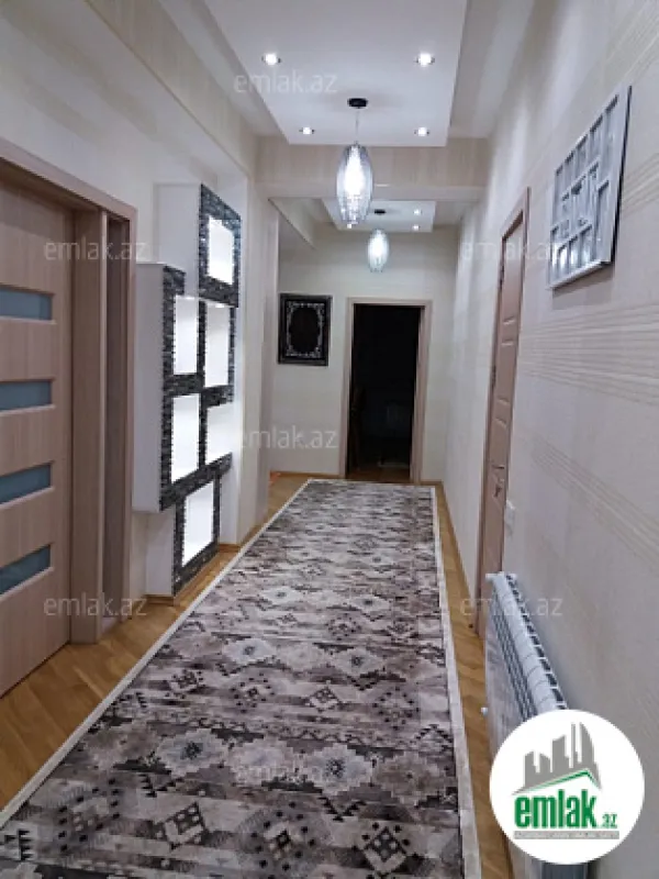 Satılır 3 otaqlı yeni tikili 125 m²