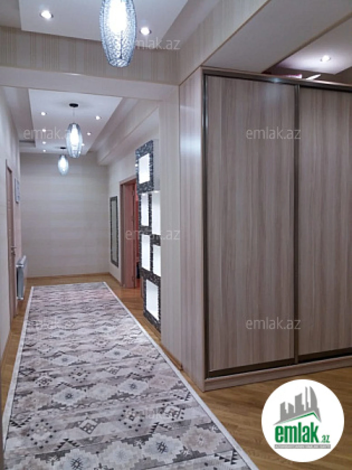 Satılır 3 otaqlı yeni tikili 125 m²