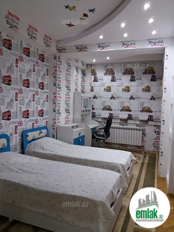 Satılır 3 otaqlı yeni tikili 125 m²