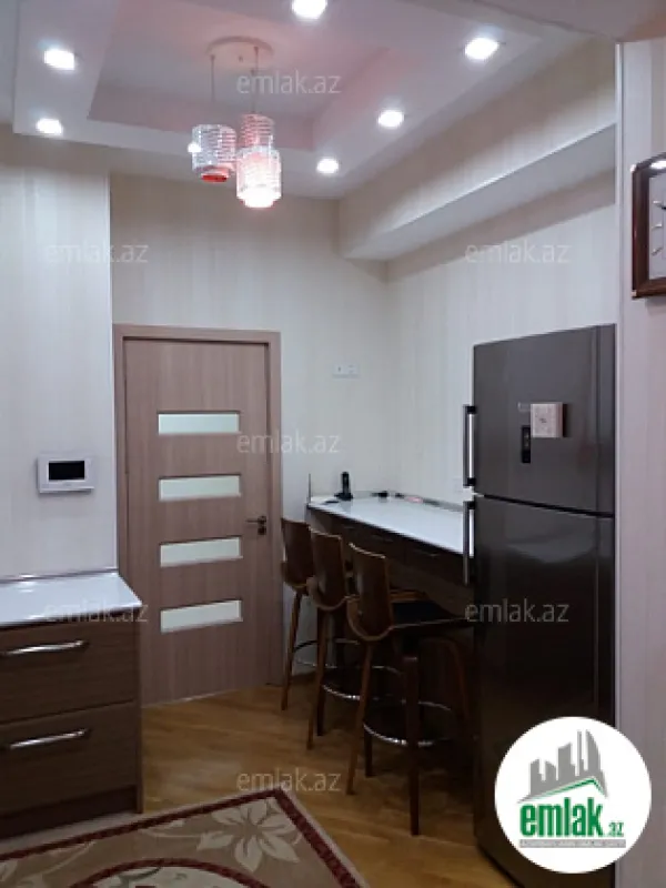 Satılır 3 otaqlı yeni tikili 125 m²