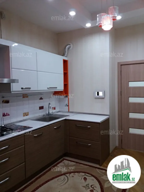 Satılır 3 otaqlı yeni tikili 125 m²