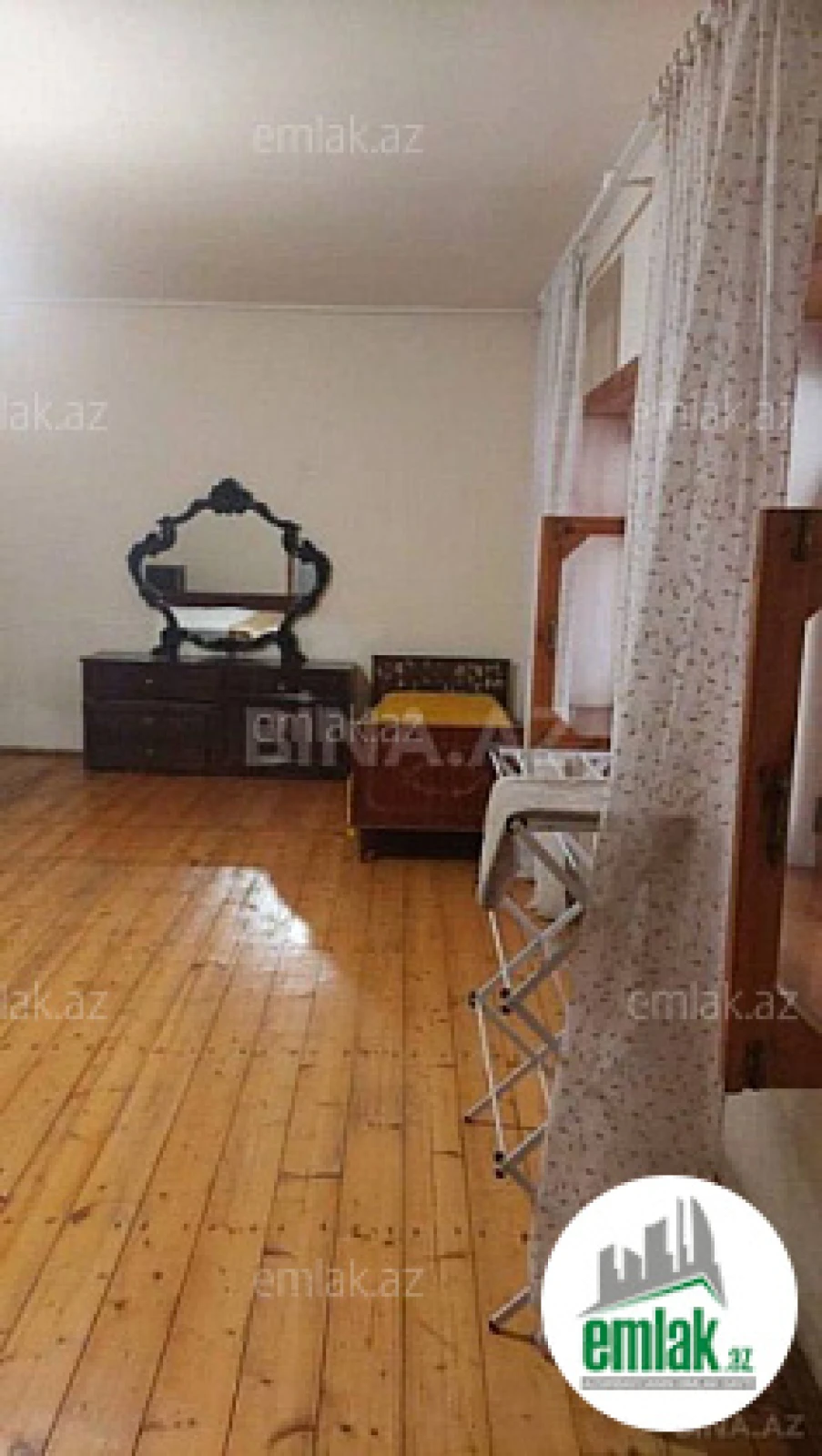 Satılır 8 otaqlı həyət evi 400 m²