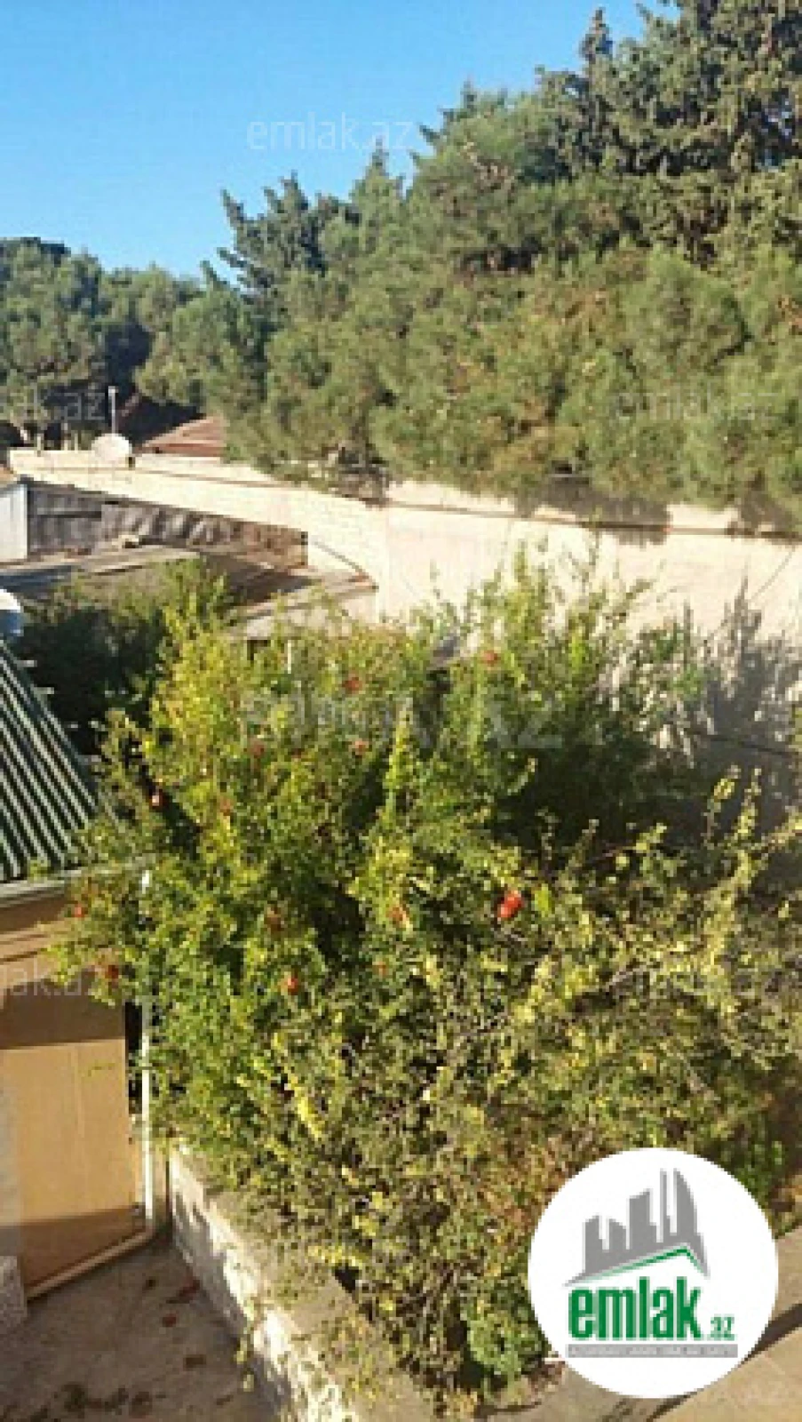 Satılır 8 otaqlı həyət evi 400 m²