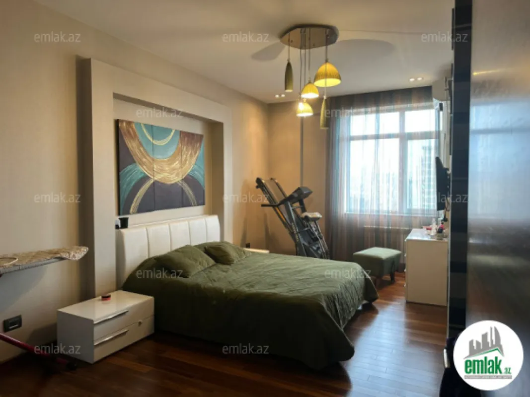 Satılır 4 otaqlı yeni tikili 185 m²