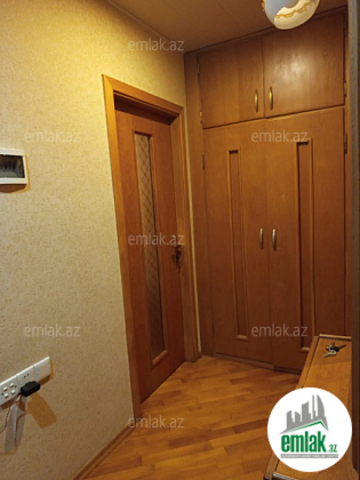 Satılır 2 otaqlı köhnə tikili 65 m²
