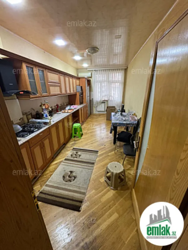Satılır 4 otaqlı yeni tikili 160 m²