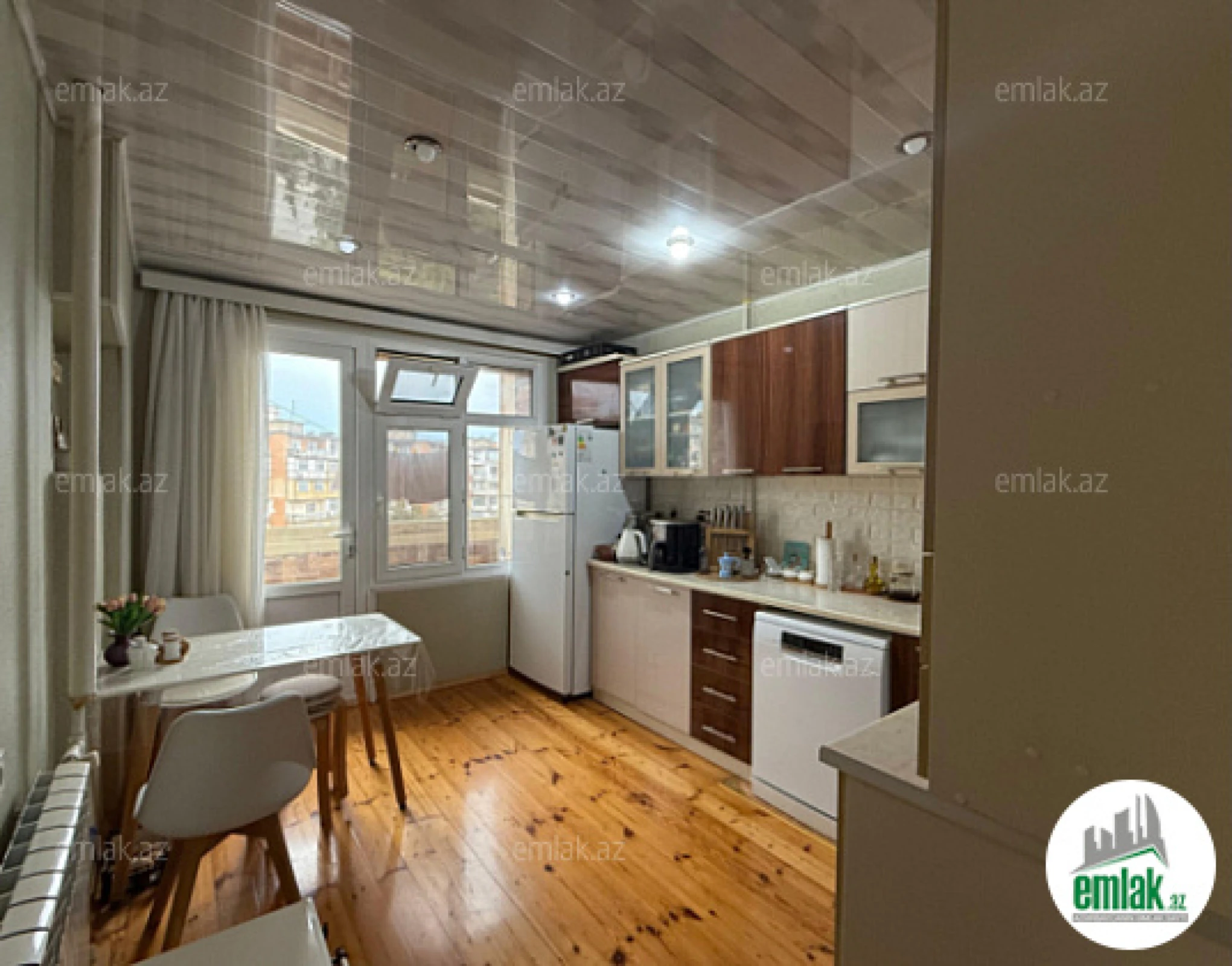 Satılır 2 otaqlı köhnə tikili 50 m²