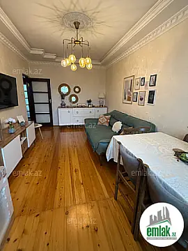 Satılır 2 otaqlı köhnə tikili 50 m²