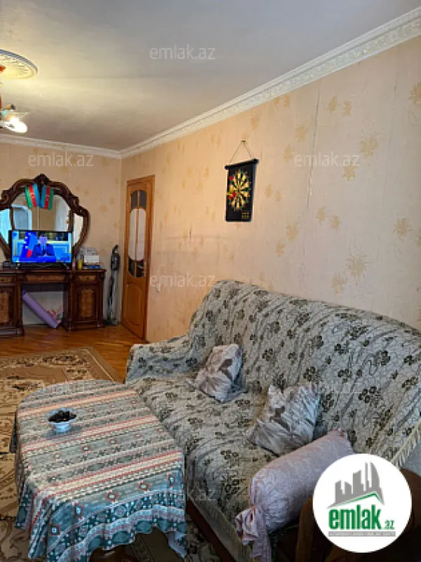 Satılır 2 otaqlı köhnə tikili 55 m²