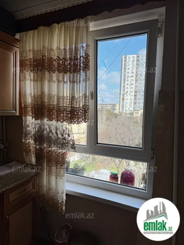 Satılır 2 otaqlı köhnə tikili 55 m²