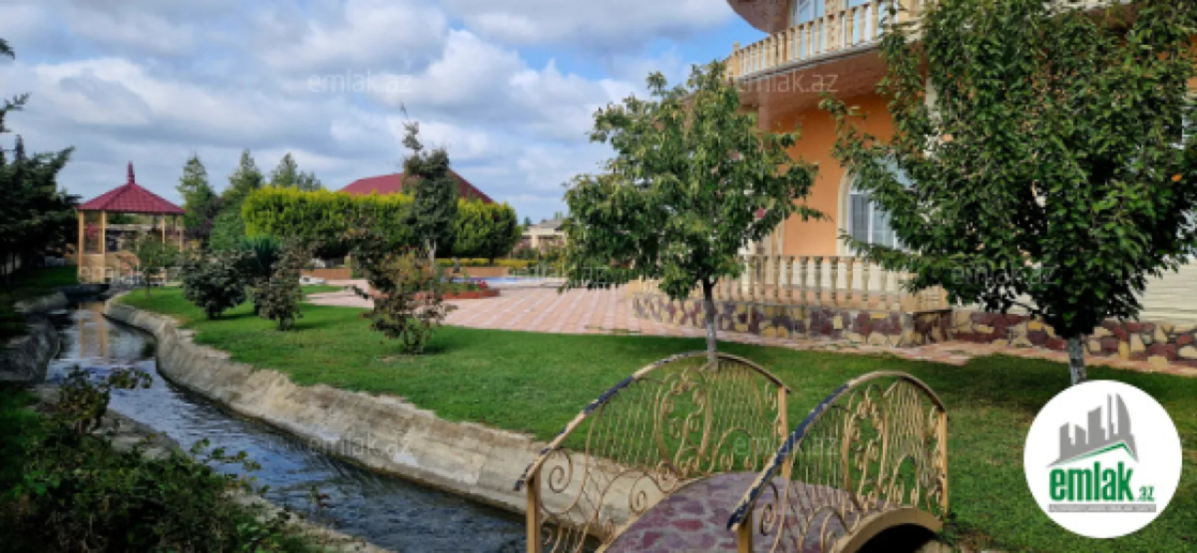 Satılır 8 otaqlı mənzil 500 m²