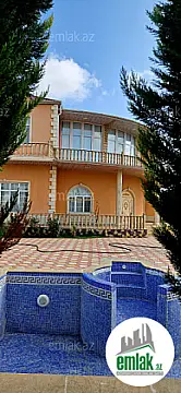 Satılır 8 otaqlı mənzil 500 m²