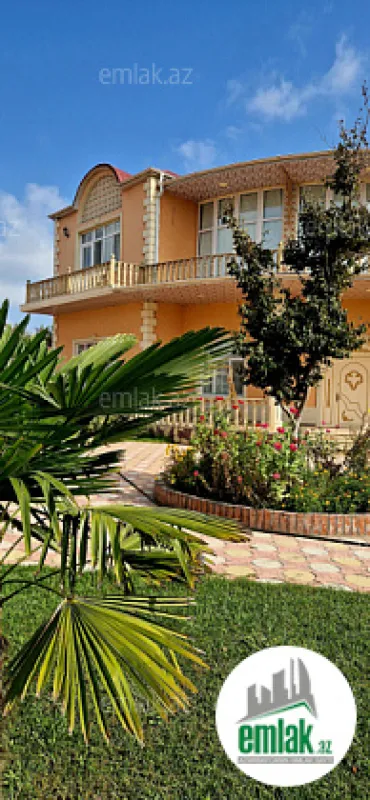 Satılır 8 otaqlı mənzil 500 m²