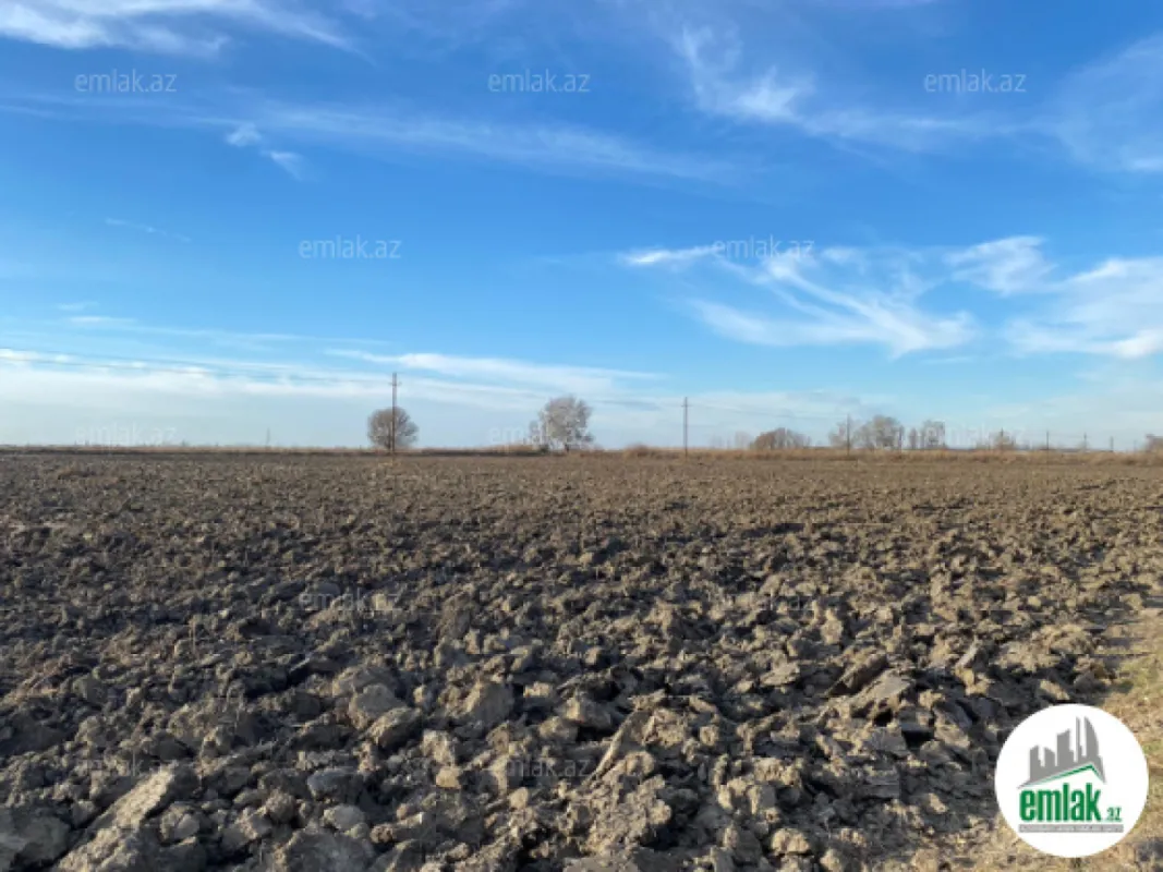 Satılır torpaq sahəsi 21500 m²