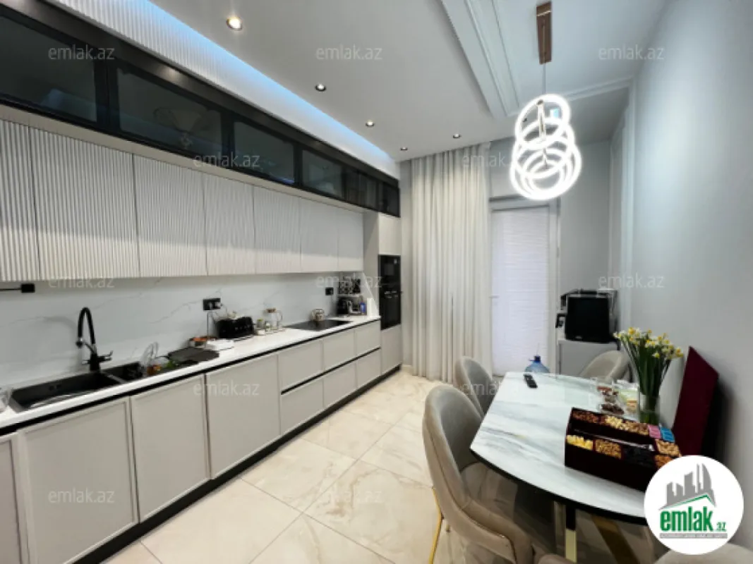 Satılır 4 otaqlı yeni tikili 141 m²
