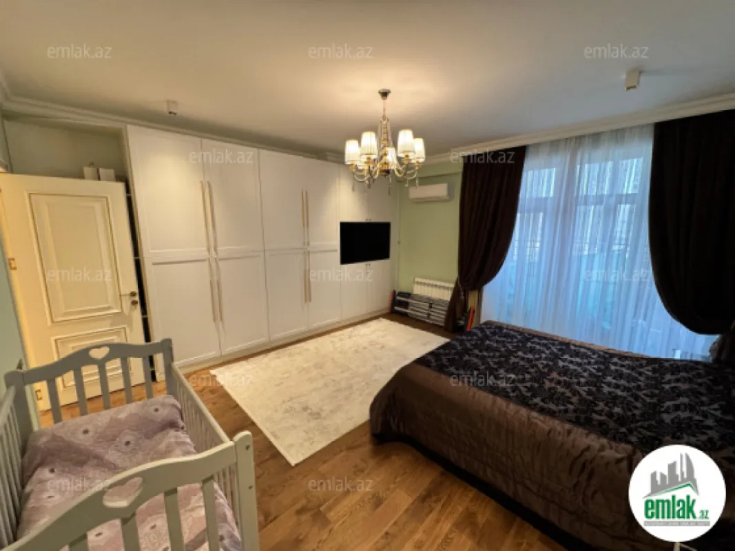 Satılır 4 otaqlı yeni tikili 160 m²