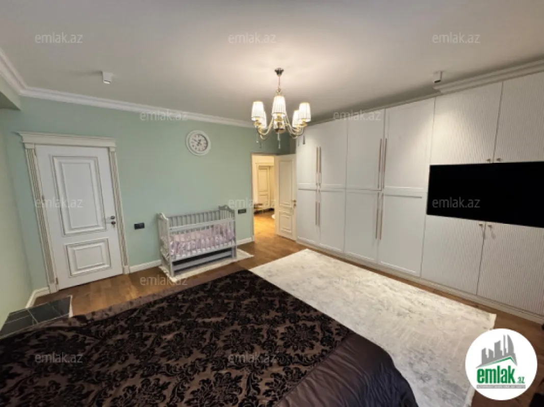 Satılır 4 otaqlı yeni tikili 160 m²