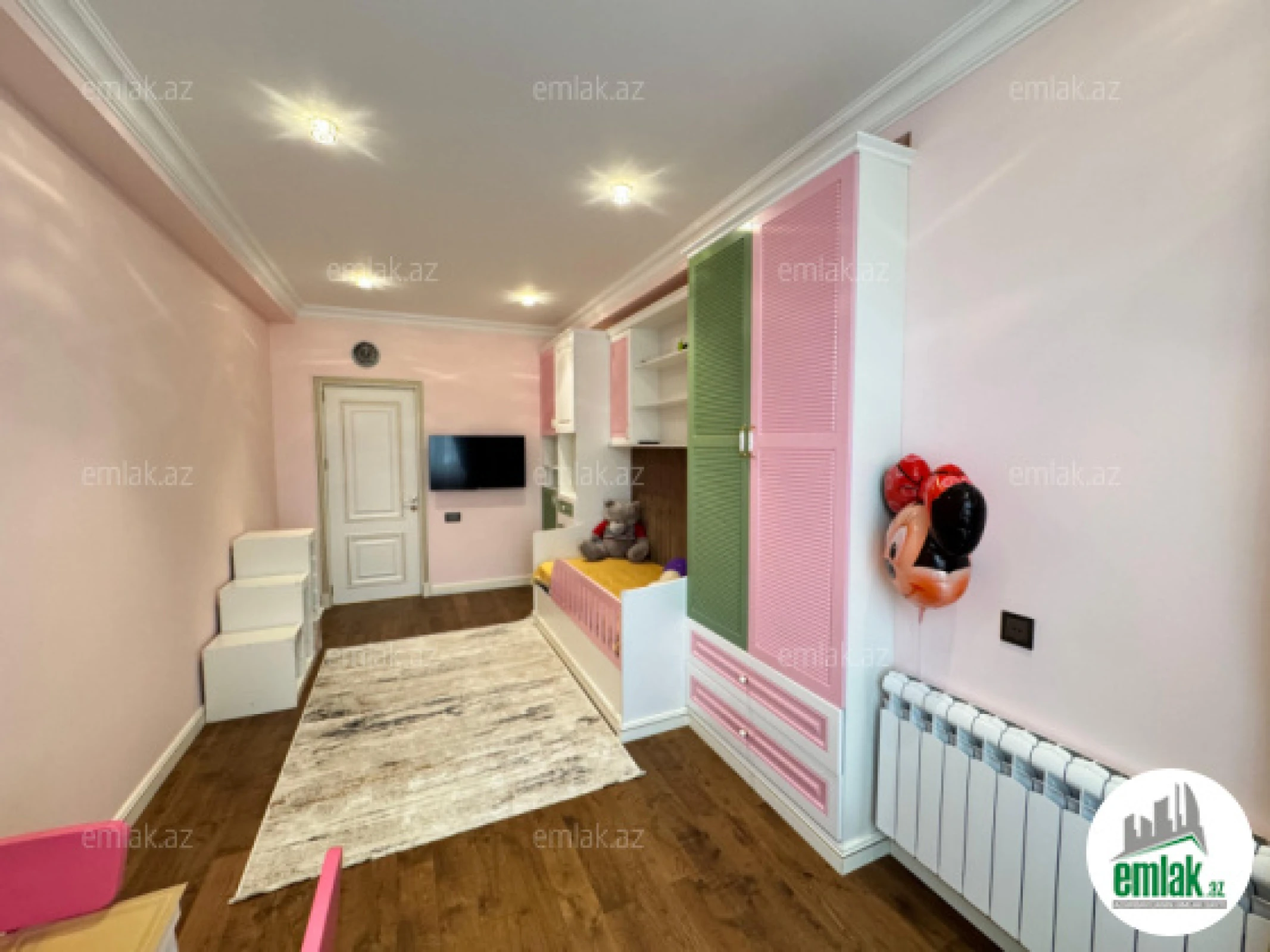 Satılır 4 otaqlı yeni tikili 160 m²