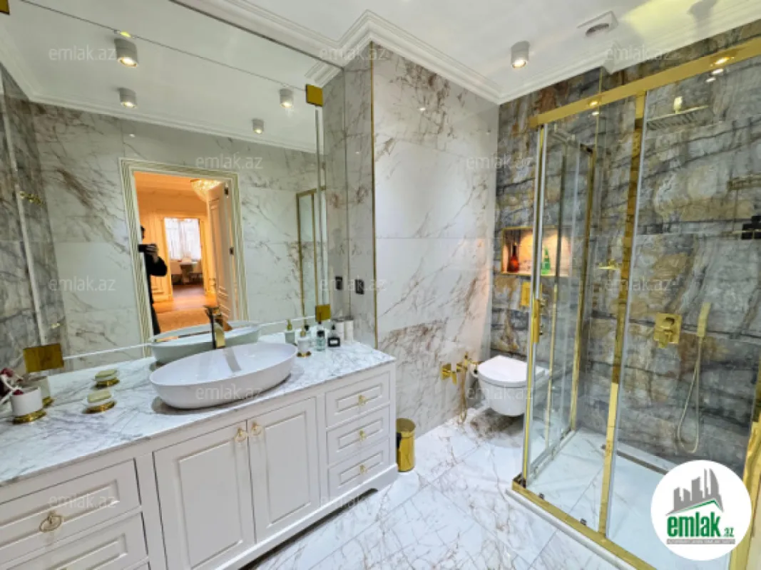 Satılır 4 otaqlı yeni tikili 160 m²