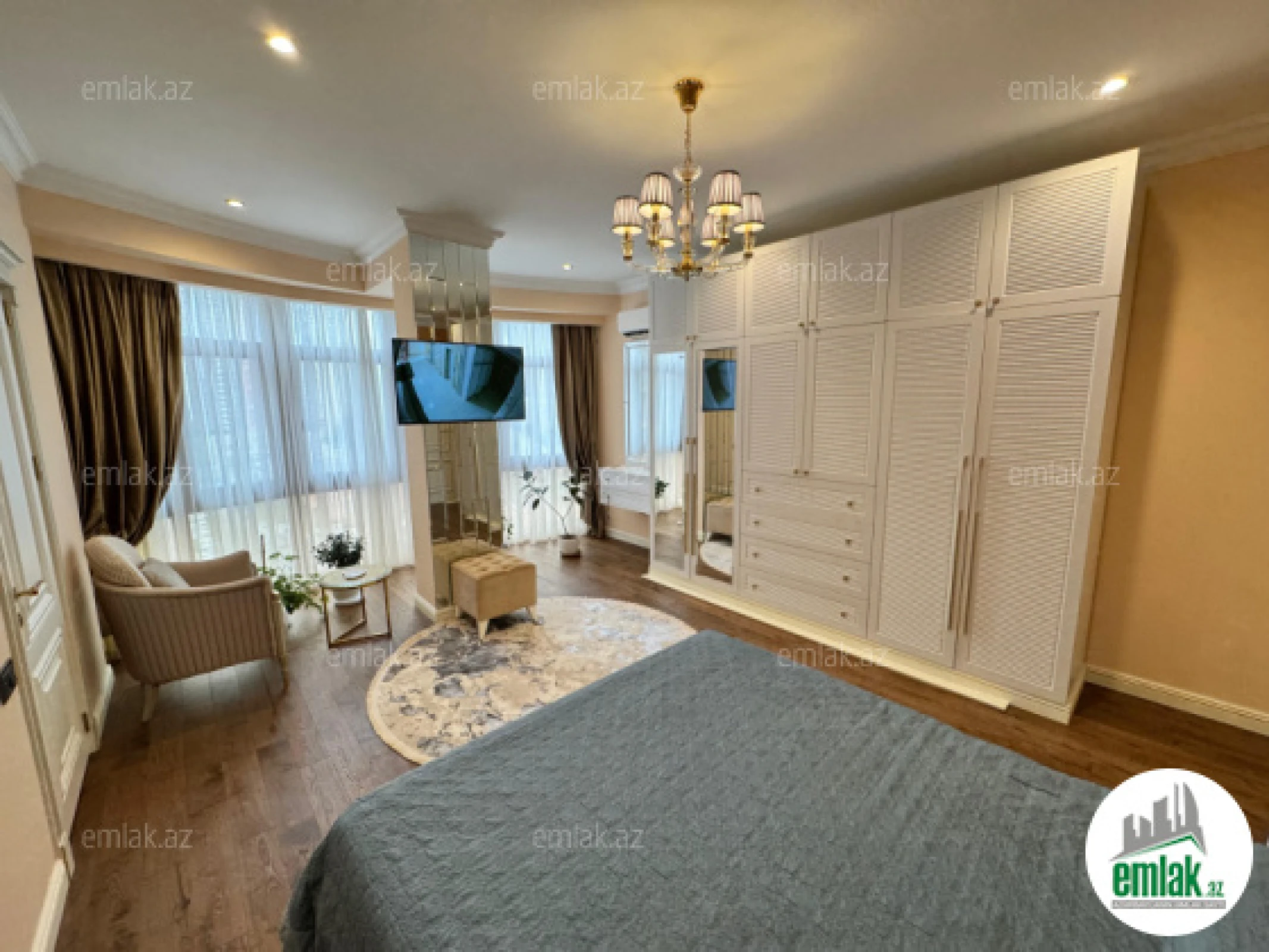 Satılır 4 otaqlı yeni tikili 160 m²