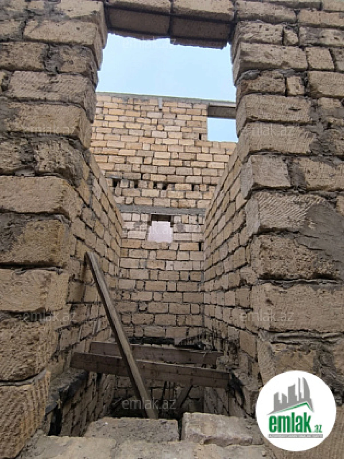 Satılır 4 otaqlı həyət evi 140 m²