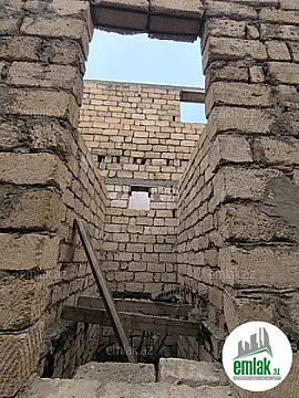 Satılır 4 otaqlı həyət evi 140 m²