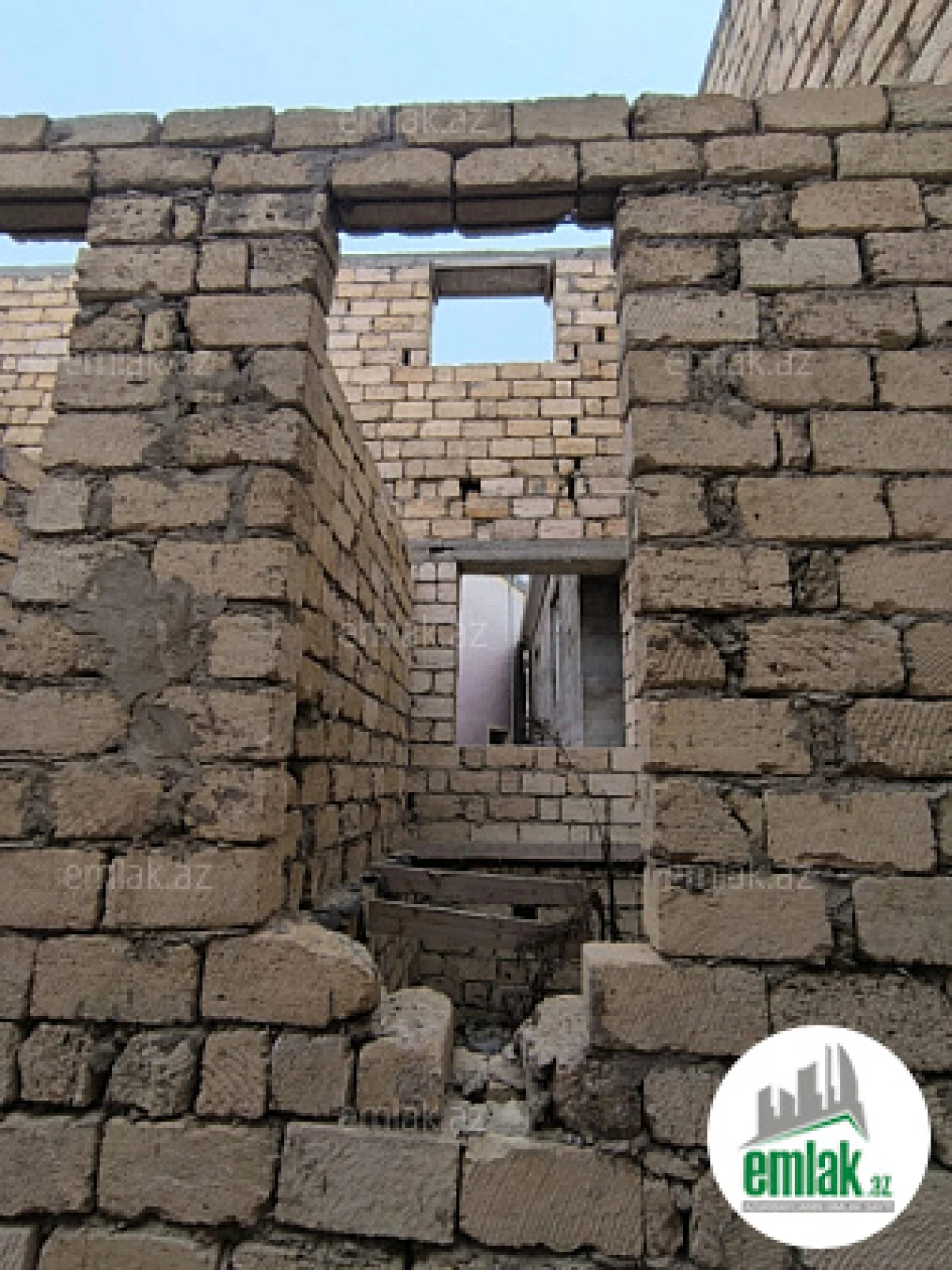 Satılır 4 otaqlı həyət evi 140 m²