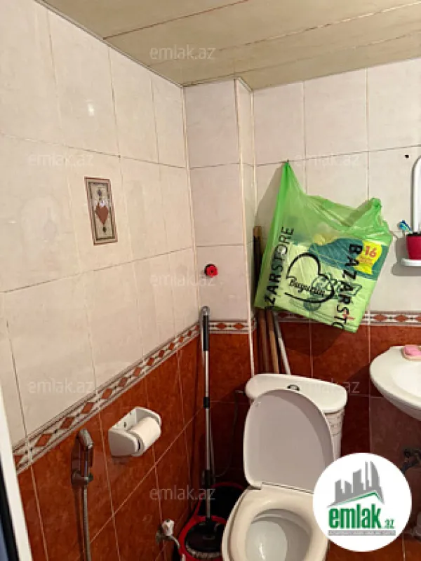 Satılır 2 otaqlı köhnə tikili 55 m²