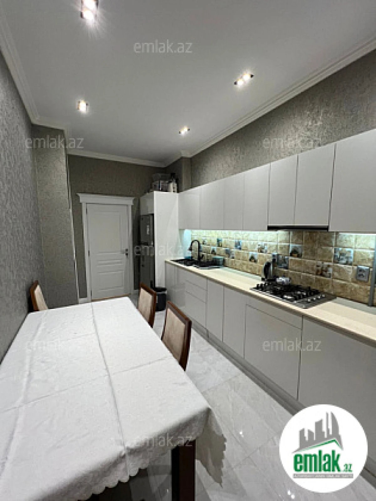 Satılır 4 otaqlı yeni tikili 175 m²