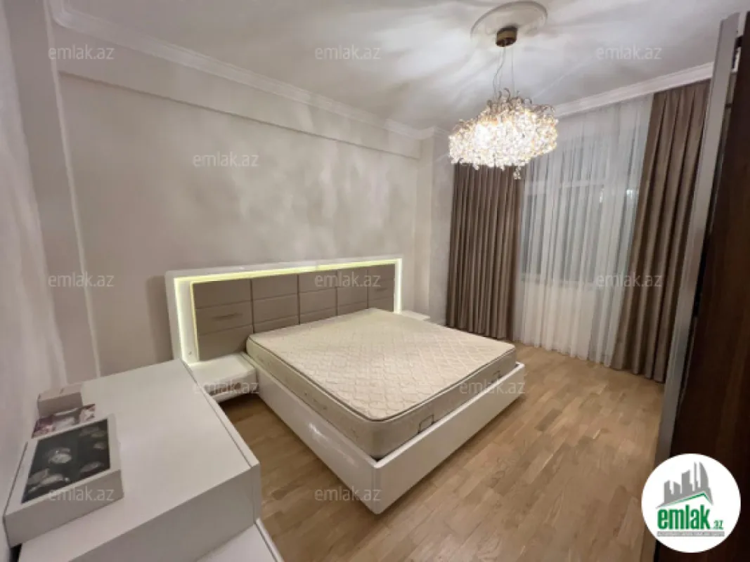 Satılır 4 otaqlı yeni tikili 175 m²
