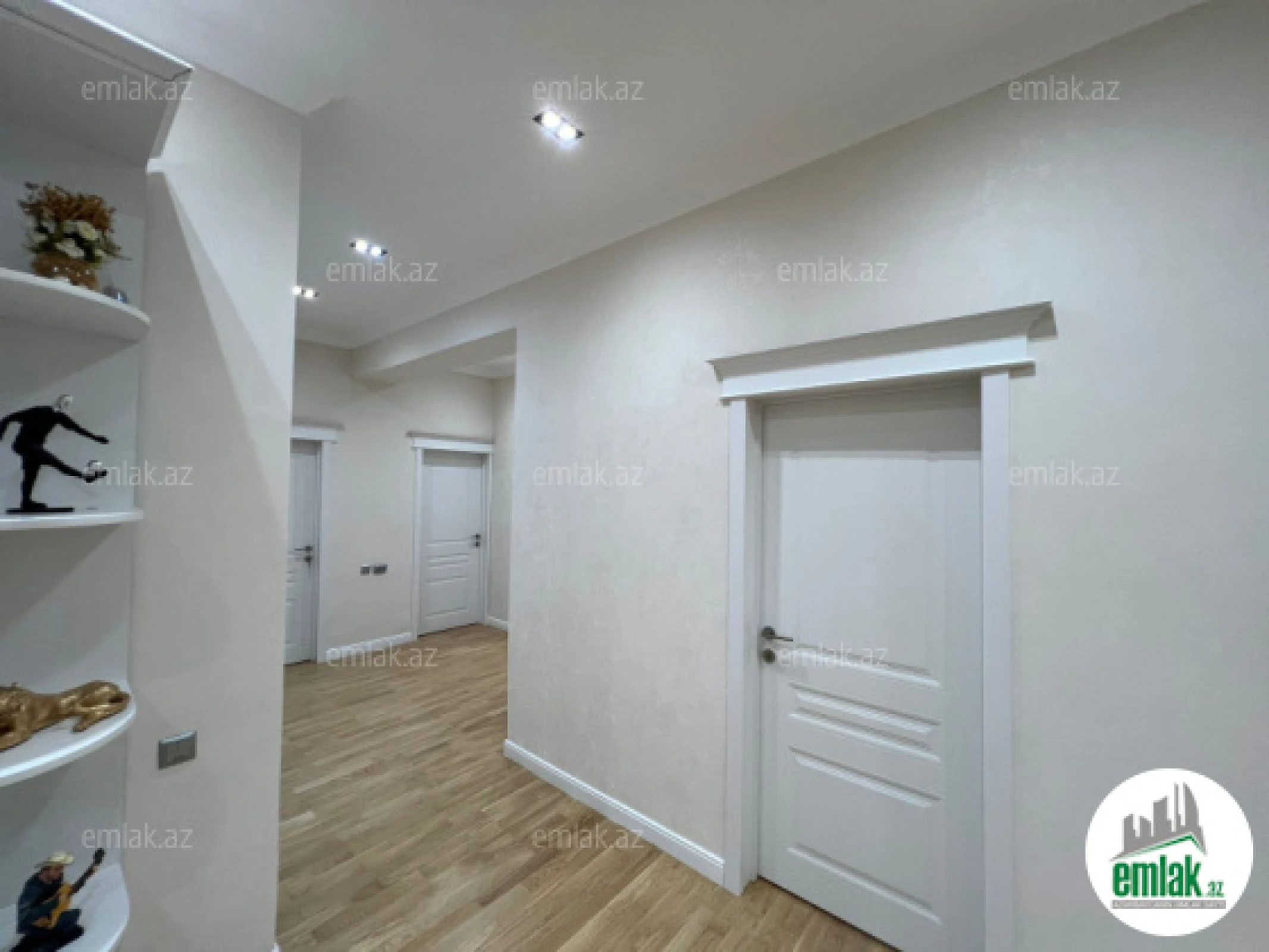 Satılır 4 otaqlı yeni tikili 175 m²