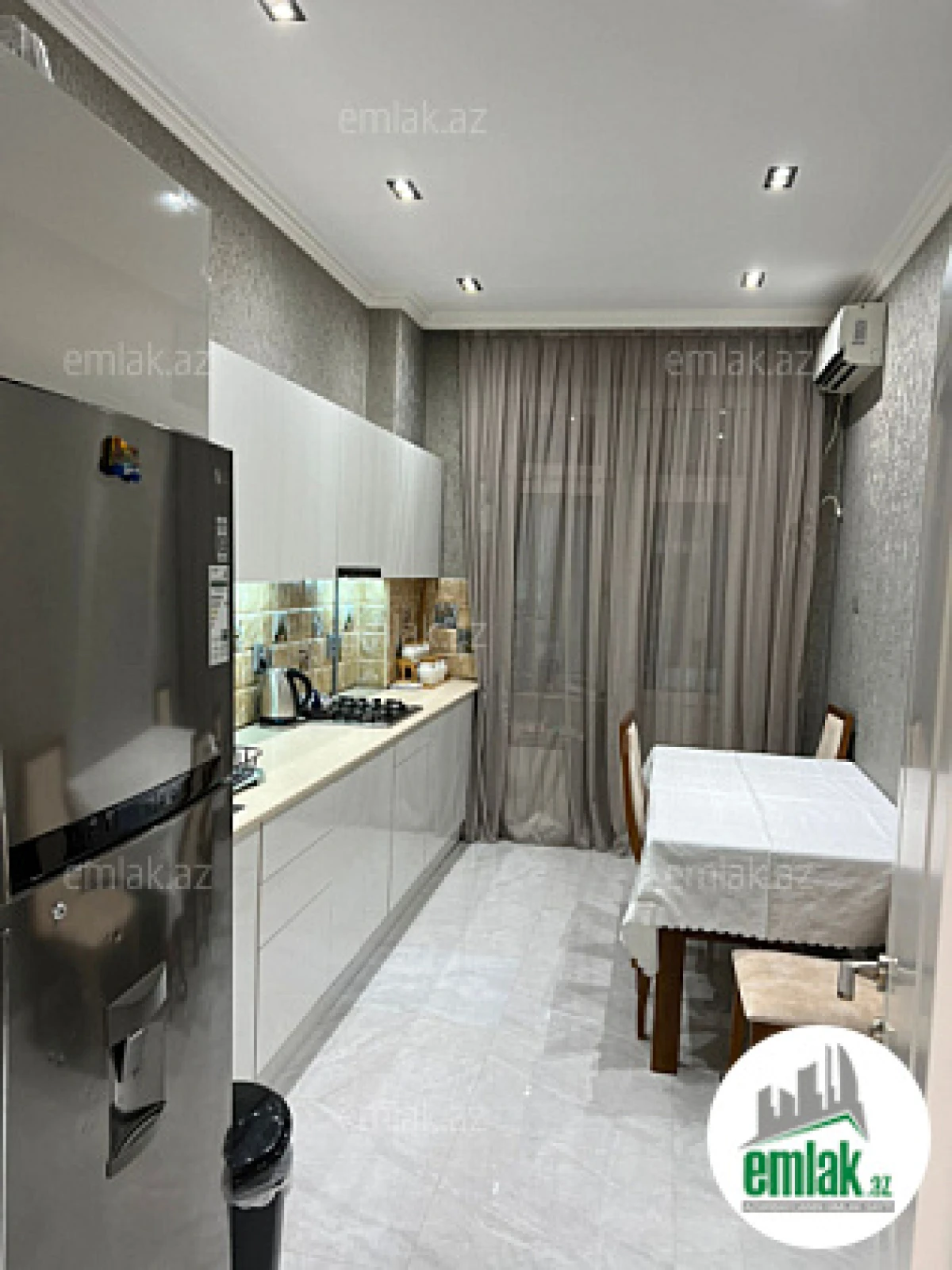 Satılır 4 otaqlı yeni tikili 175 m²