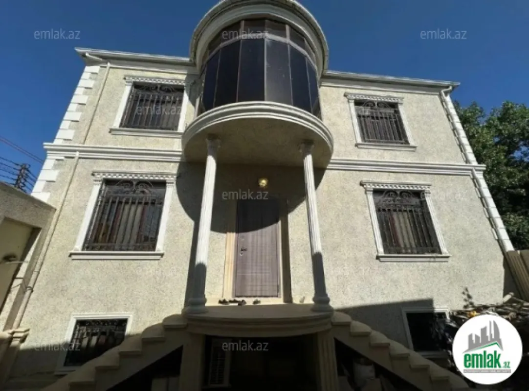 Satılır 9 otaqlı həyət evi 330 m²