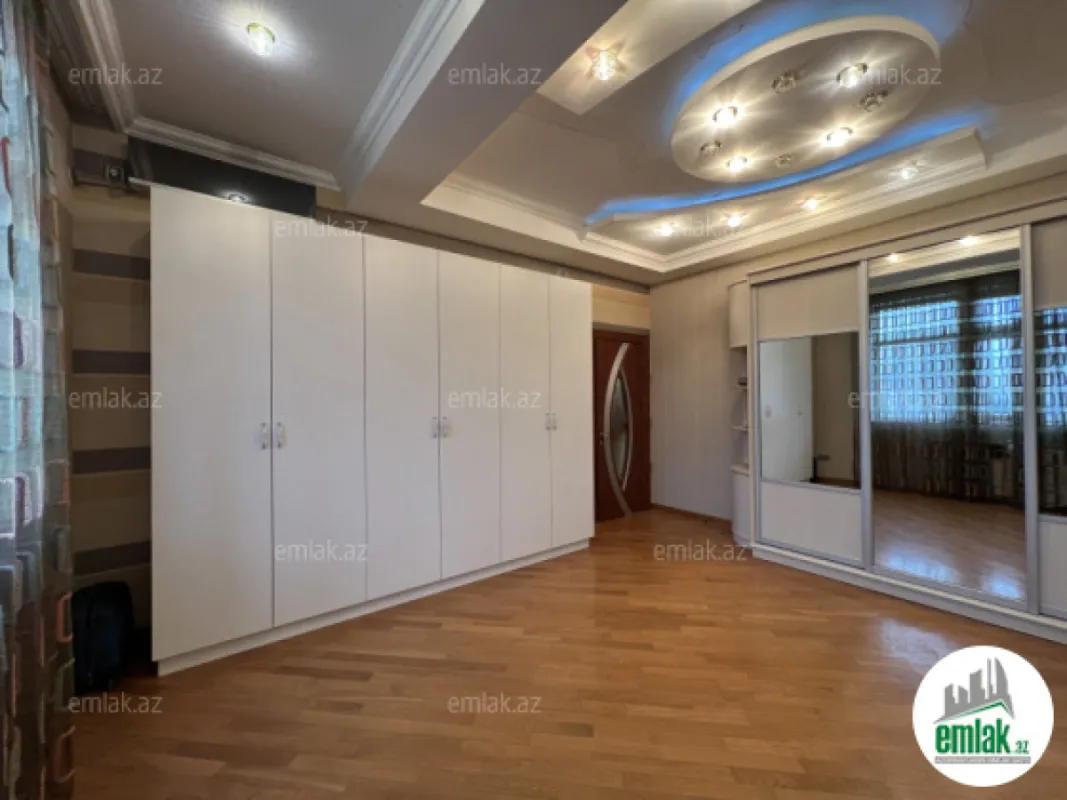 Satılır 4 otaqlı yeni tikili 223 m²